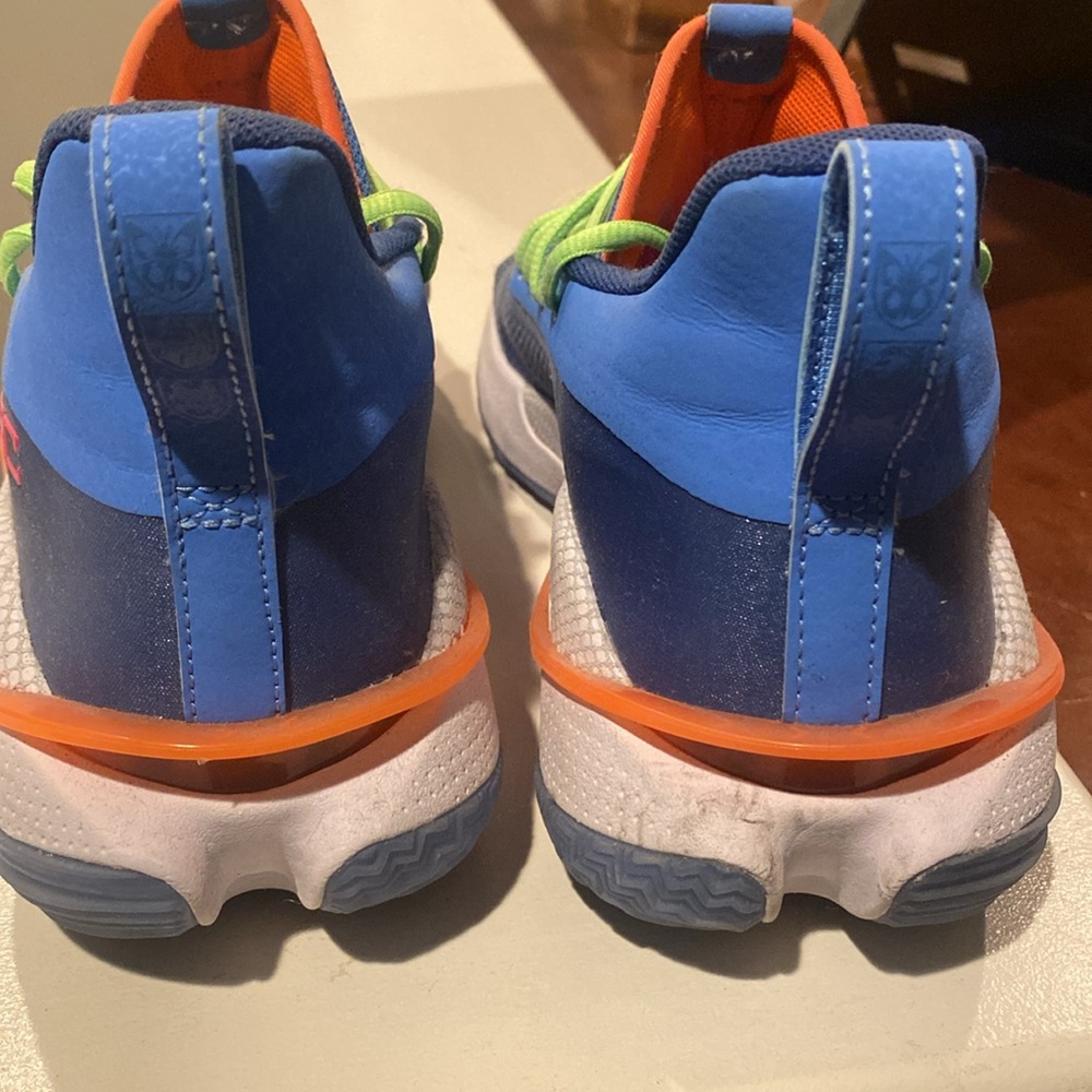 Steph Curry 7’s. Men’s size 11. Rarely worn . Great condition - Picture 5 of 7